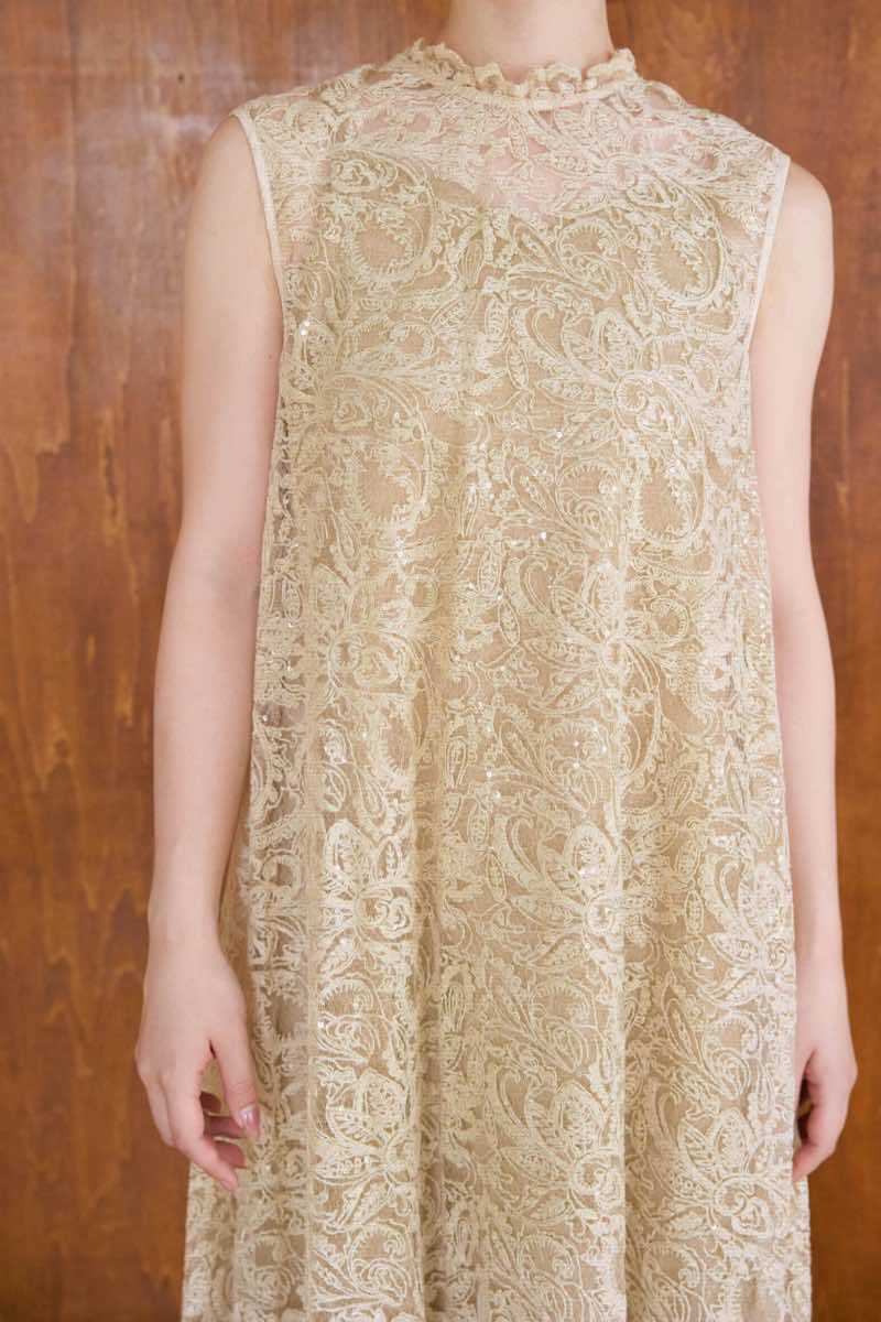 ベージュのプリズムレースAラインドレスの商品画像6