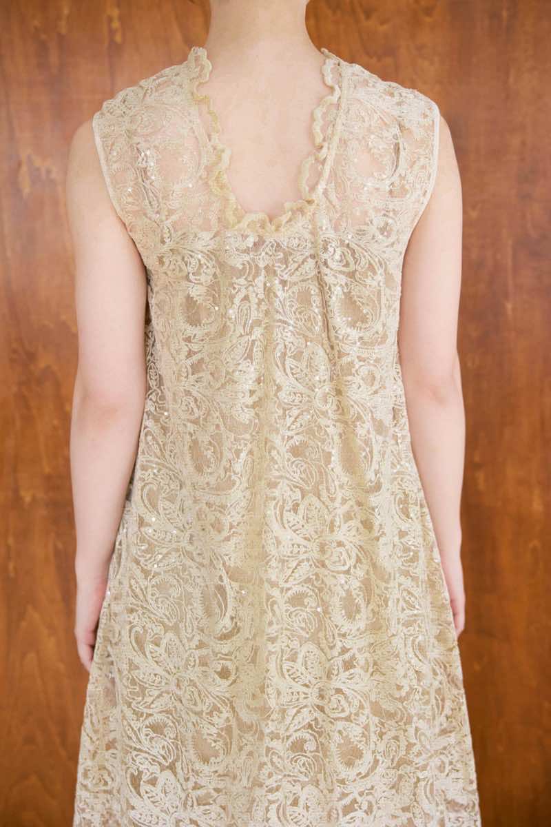 ベージュのプリズムレースAラインドレスの商品画像7