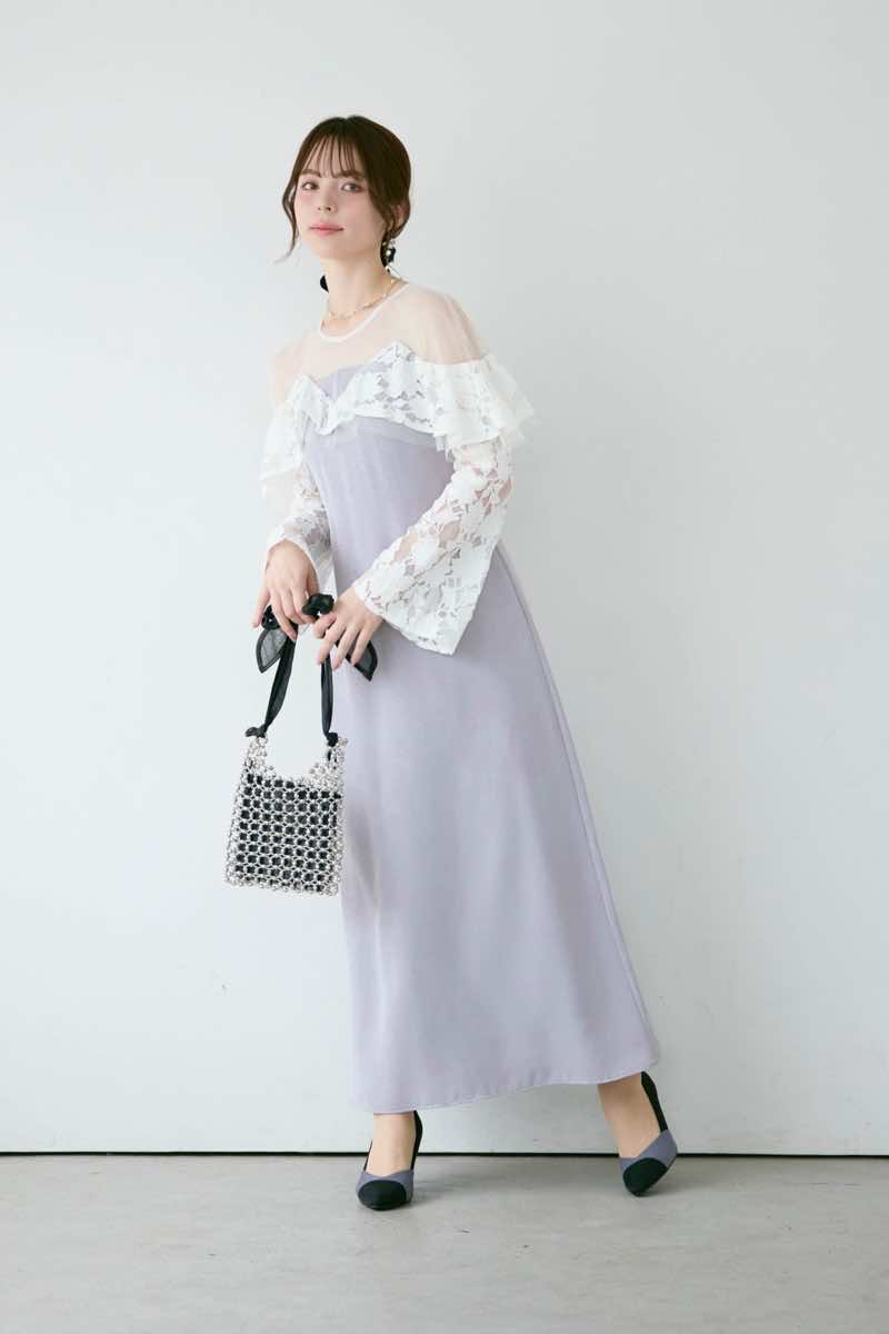 ライトグレーのレースラッフルドレスの商品画像10