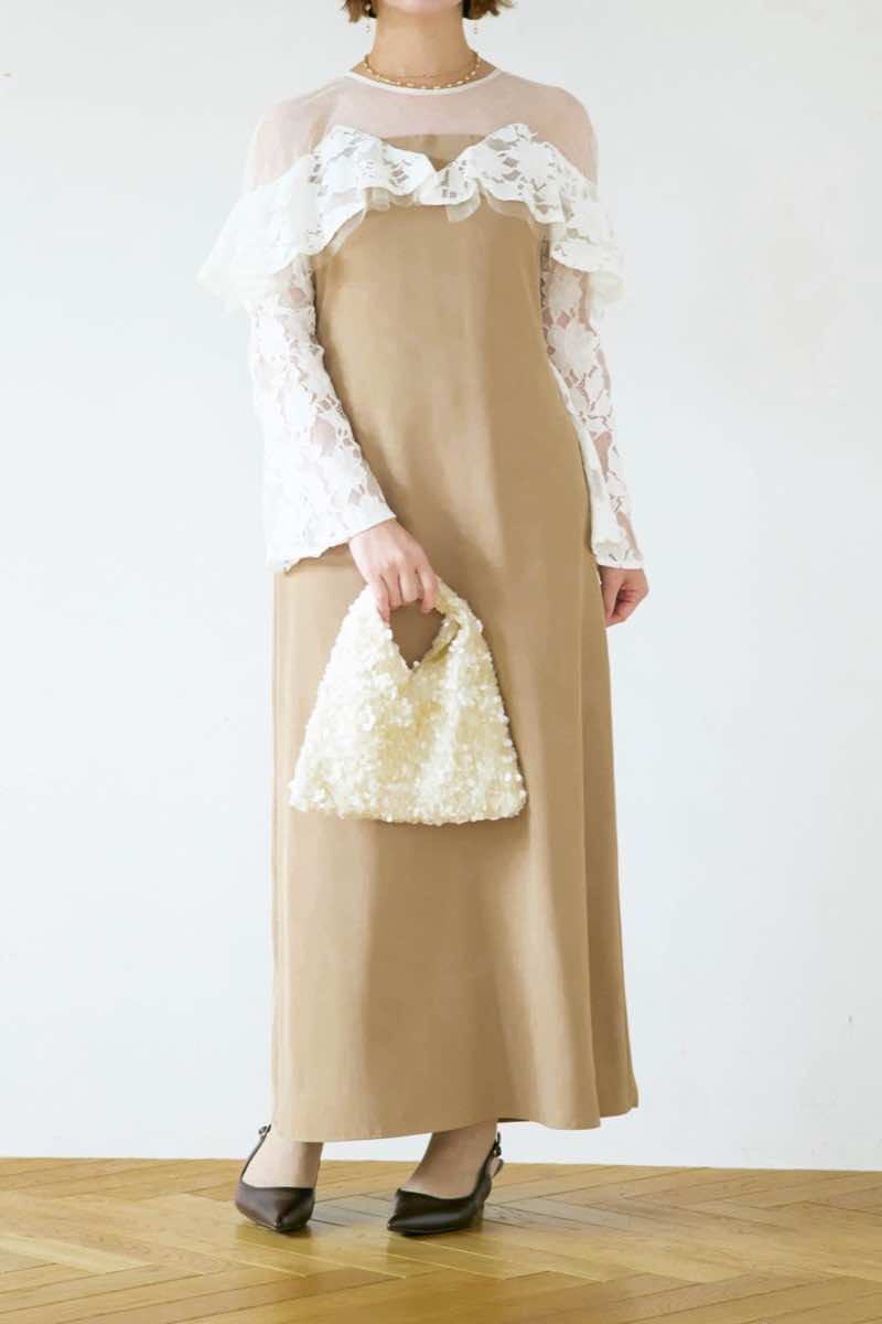 ベージュのレースラッフルドレスの商品画像11