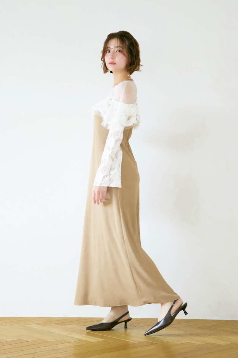 ベージュのレースラッフルドレスの商品画像14