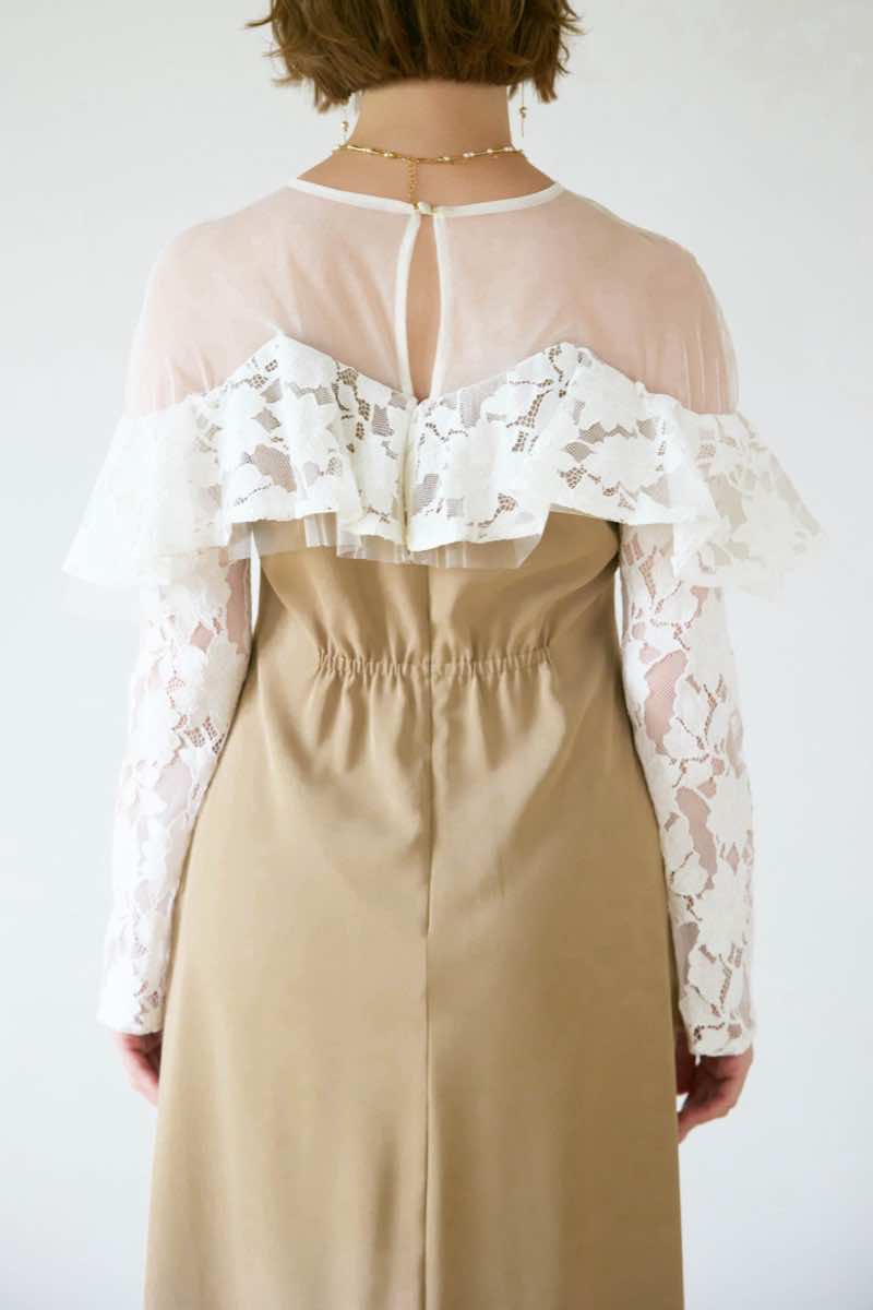 ベージュのレースラッフルドレスの商品画像7