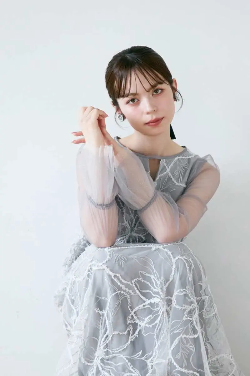 新品　グレー　ドリーロング&袖ありフォーマルニュアンスフラワーバルーンドレス グレーのプルーム刺繍バルーンドレス | LE' RURE | M～マタニティ