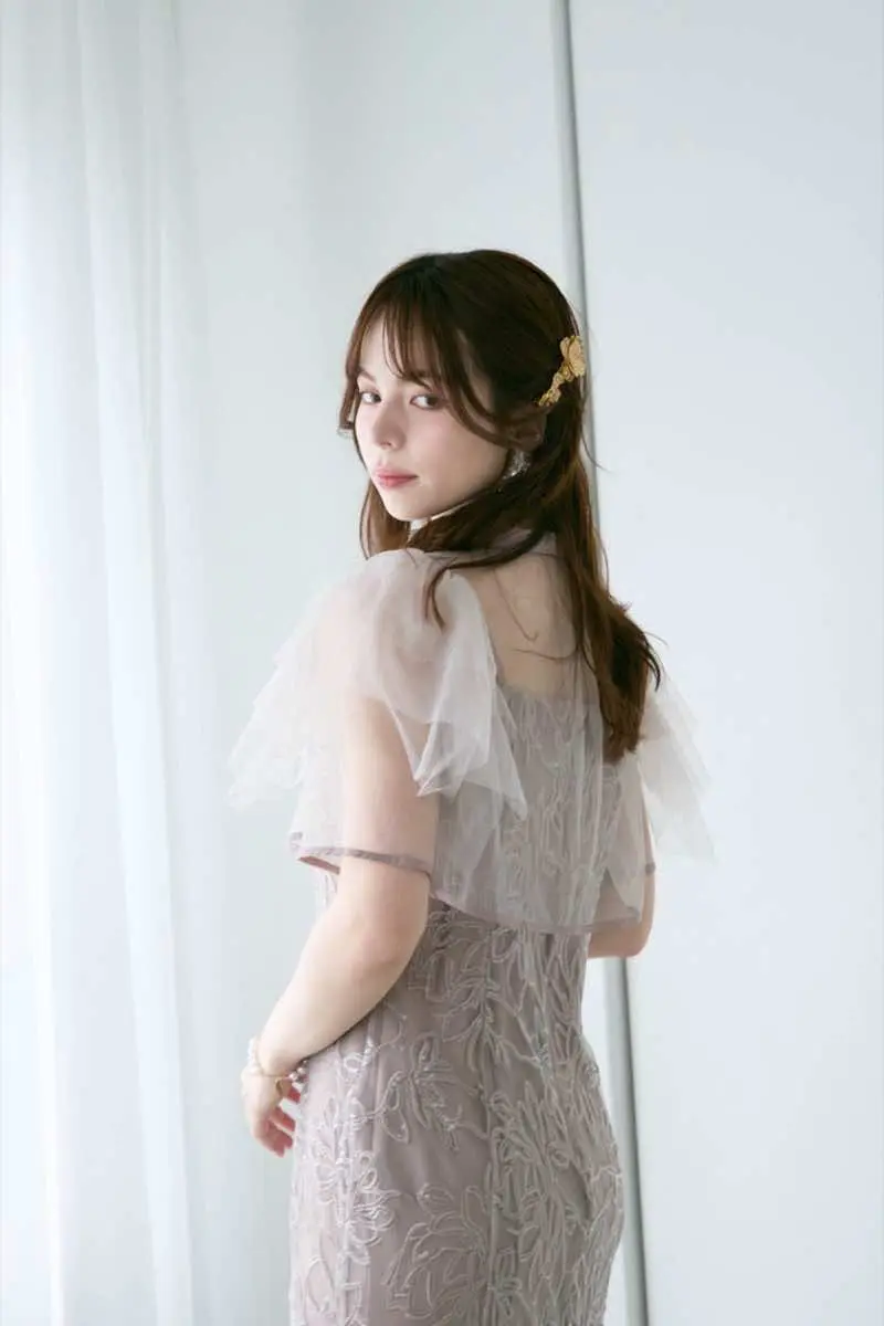 グレージュのフラワーレースセットドレス | Dorry doll | M | 結婚式