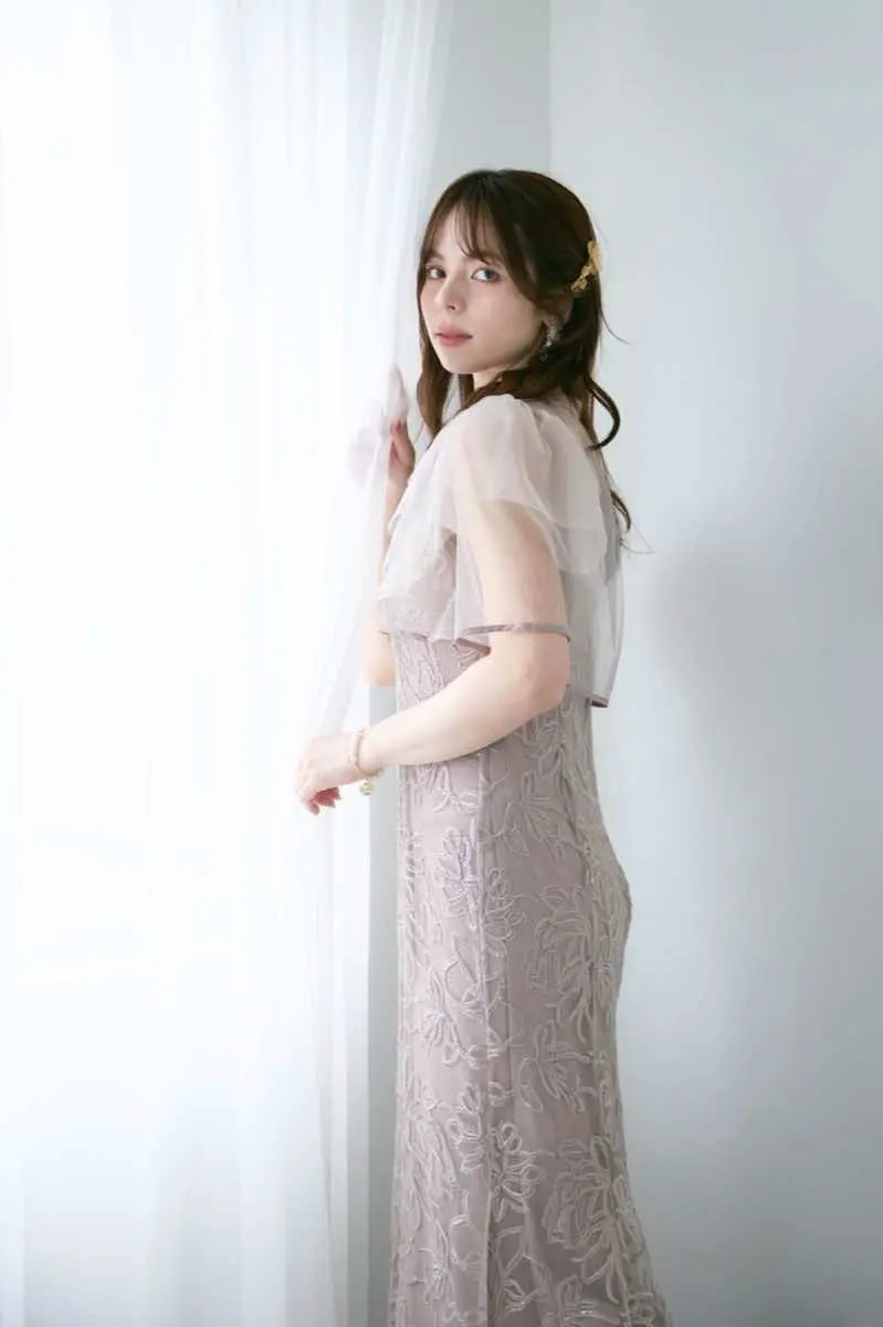 グレージュのフラワーレースセットドレス | Dorry doll | M | 結婚式