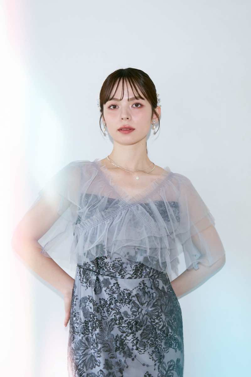 グレーのレイヤードチュールケープドレス | et.UNiVER | M | 結婚式