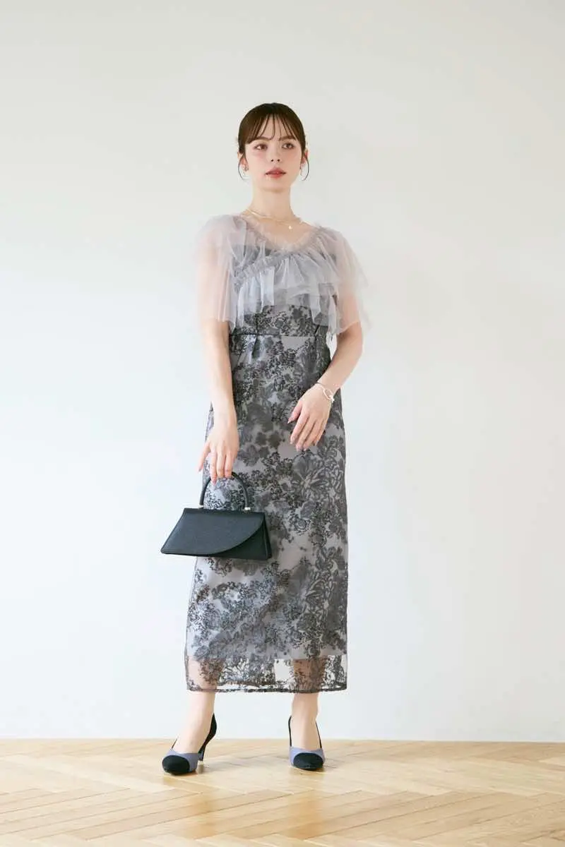 グレーのレイヤードチュールケープドレス | et.UNiVER | M | 結婚式