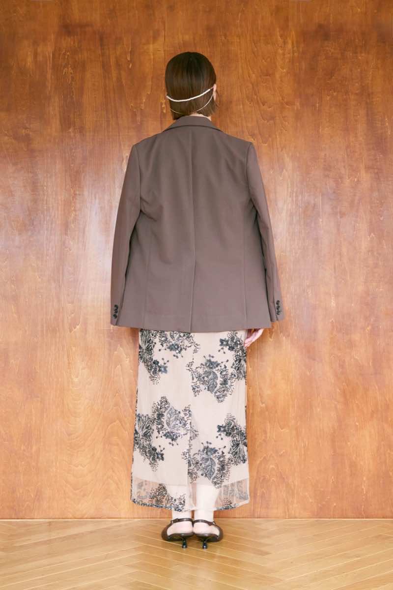 ベージュのレイヤードチュールケープドレスの商品画像10