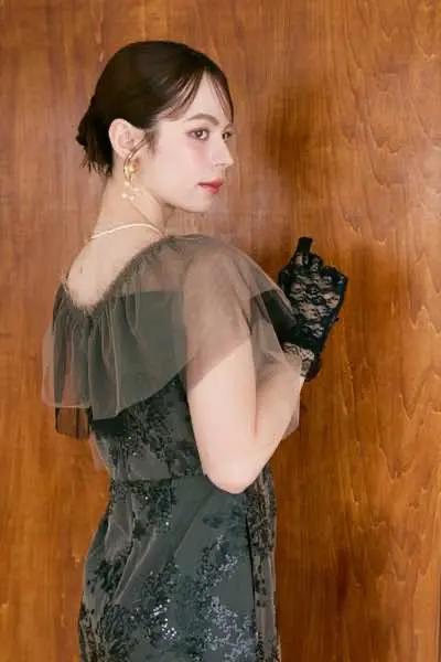 グレーのレイヤードチュールケープドレス | et.UNiVER | M | 結婚式
